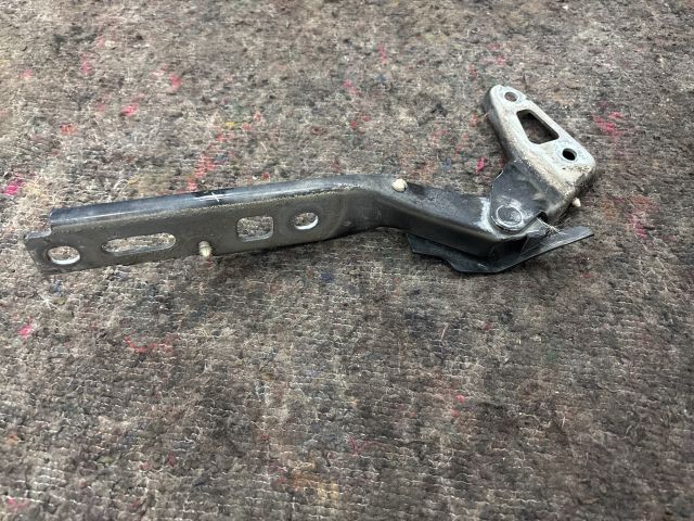 bontott AUDI Q7 Motorháztető Jobb Zsanér