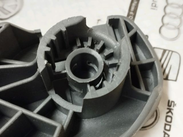 bontott AUDI Q7 Motorháztető Nyitó Kar / Gomb