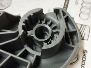 bontott AUDI Q7 Motorháztető Nyitó Kar / Gomb