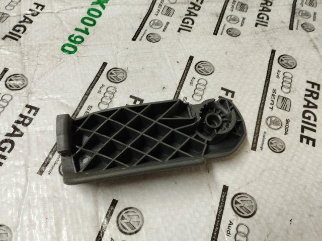 bontott AUDI Q7 Motorháztető Nyitó Kar / Gomb