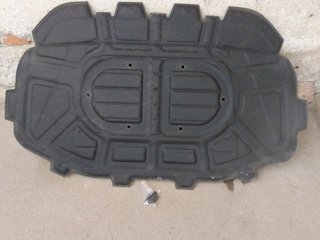 bontott AUDI Q7 Motorháztető Szigetelés