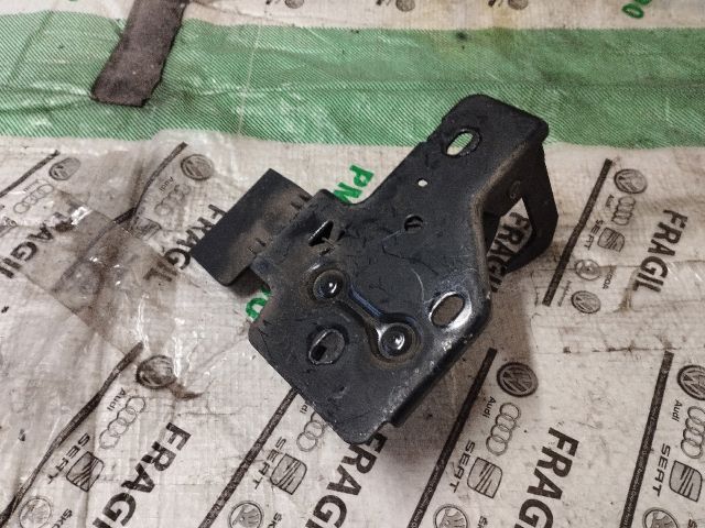 bontott AUDI Q7 Motorháztető Zárszerkezet