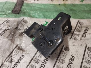 bontott AUDI Q7 Motorháztető Zárszerkezet