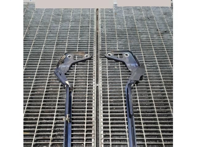 bontott AUDI Q7 Motorháztető Zsanér Pár