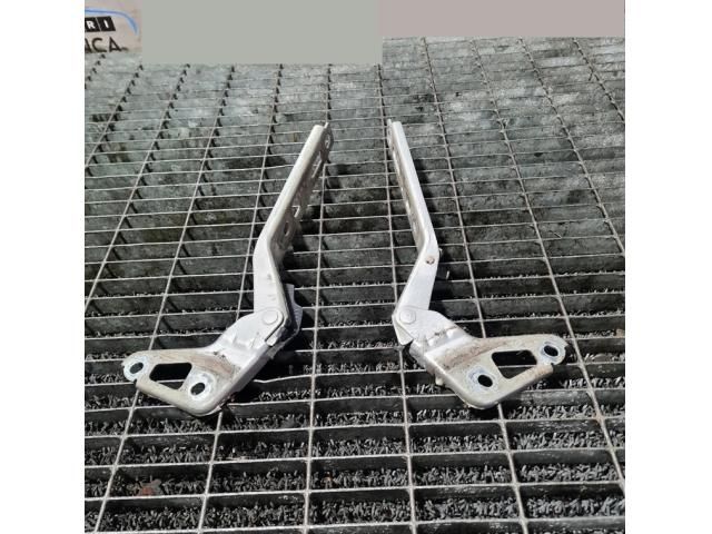 bontott AUDI Q7 Motorháztető Zsanér Pár