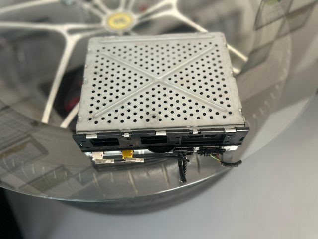 bontott AUDI Q7 Multimédia Vezérlő