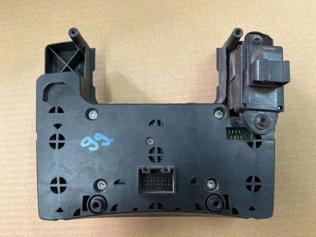 bontott AUDI Q7 Multimédia Vezérlő