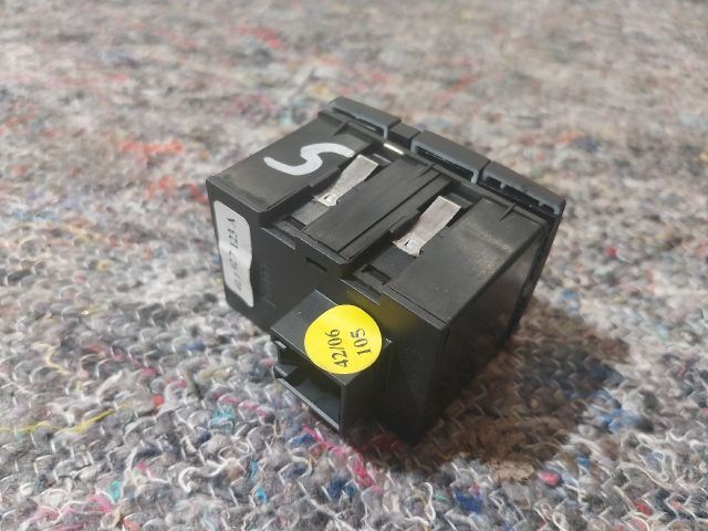 bontott AUDI Q7 Műszerfal Fényerő Szabályzó