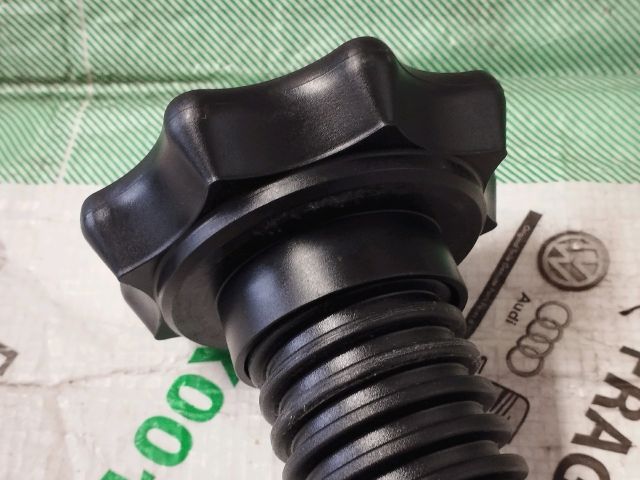 bontott AUDI Q7 Pótkerék Rögzítő