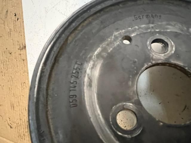 bontott AUDI Q7 Szervó Szivattyú Szíjtárcsa