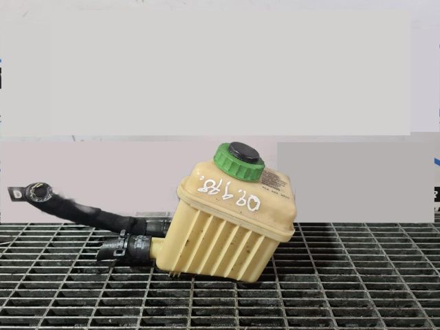 bontott AUDI Q7 Szervóolaj Tartály