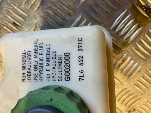 bontott AUDI Q7 Szervóolaj Tartály