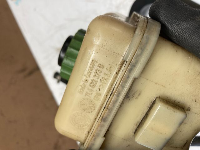 bontott AUDI Q7 Szervóolaj Tartály