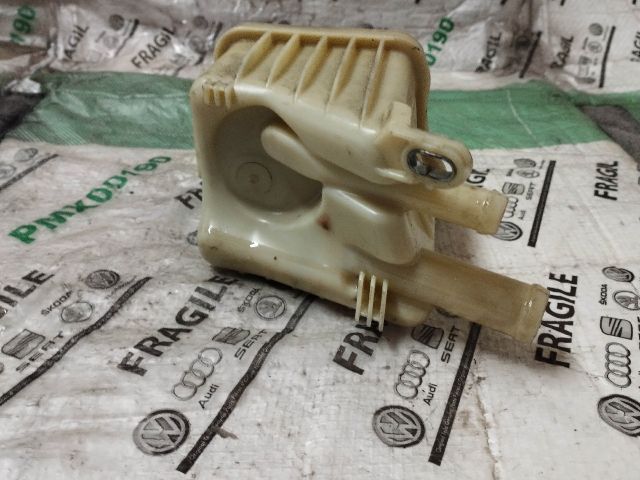 bontott AUDI Q7 Szervóolaj Tartály