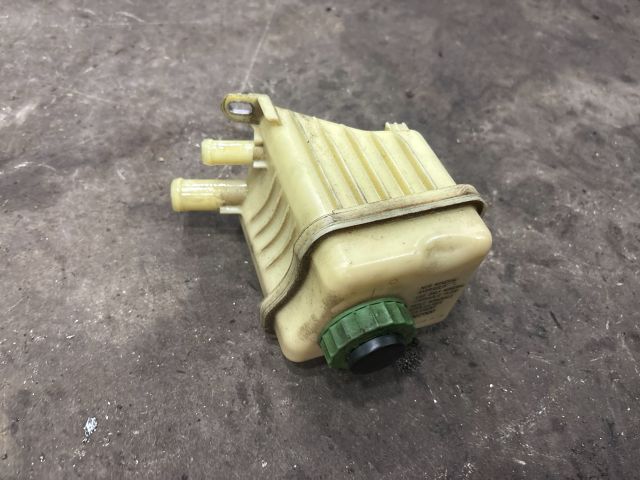 bontott AUDI Q7 Szervóolaj Tartály