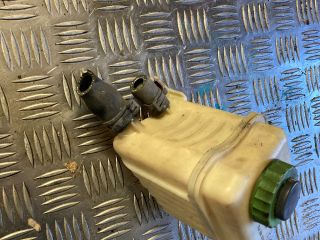 bontott AUDI Q7 Szervóolaj Tartály