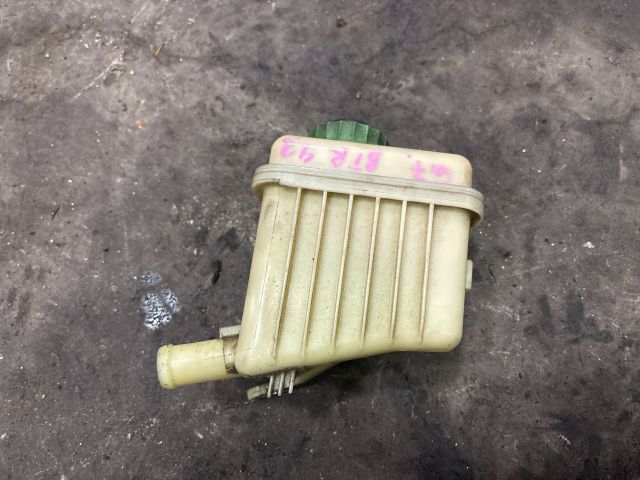 bontott AUDI Q7 Szervóolaj Tartály