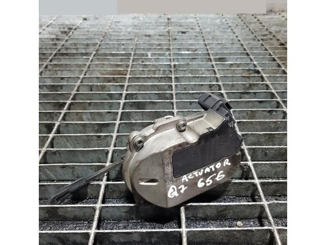 bontott AUDI Q7 Szívósor Elektronika