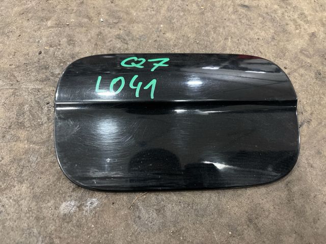 bontott AUDI Q7 Tankajtó