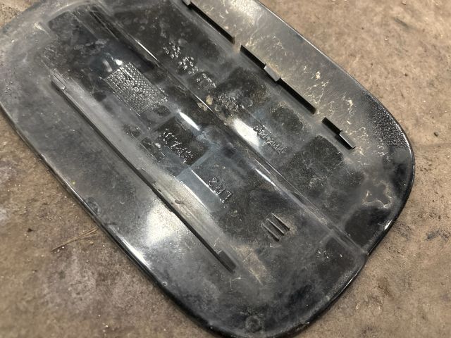 bontott AUDI Q7 Tankajtó