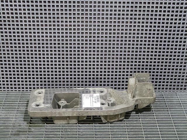 bontott AUDI Q7 Tartó Bak