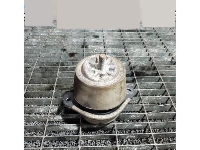 bontott AUDI Q7 Tartó Bak