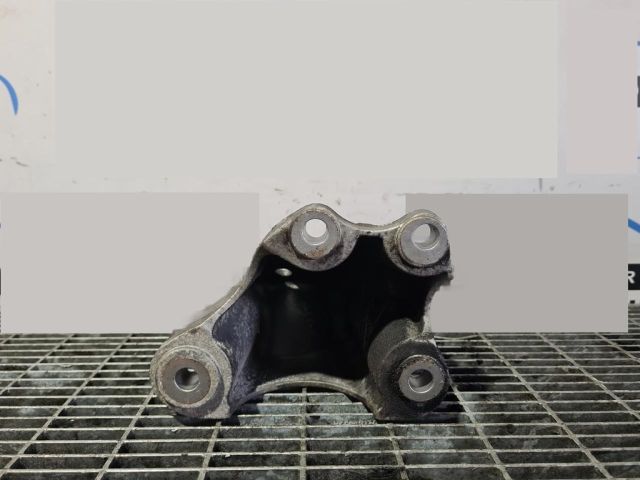 bontott AUDI Q7 Tartó Bak