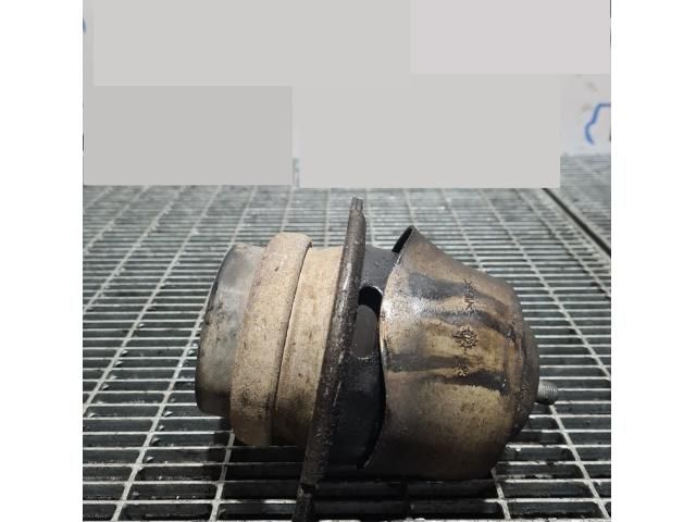 bontott AUDI Q7 Tartó Bak