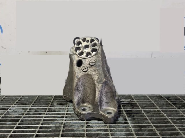 bontott AUDI Q7 Tartó Bak