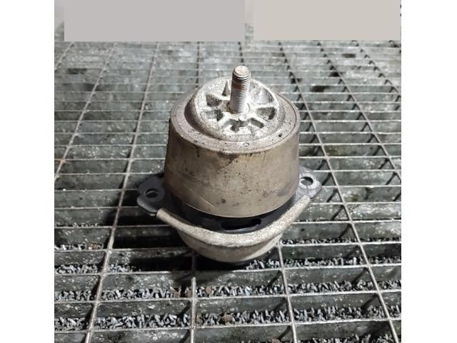 bontott AUDI Q7 Tartó Bak