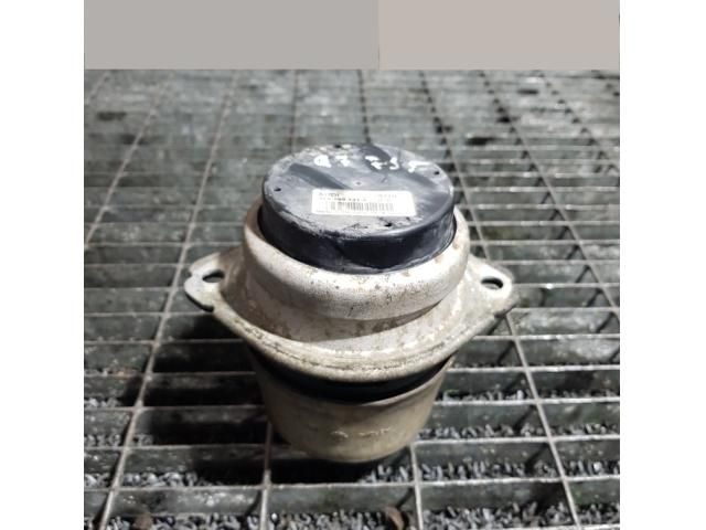 bontott AUDI Q7 Tartó Bak