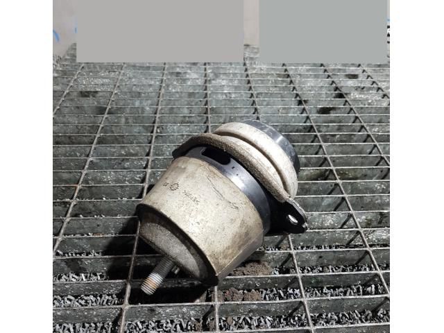 bontott AUDI Q7 Tartó Bak