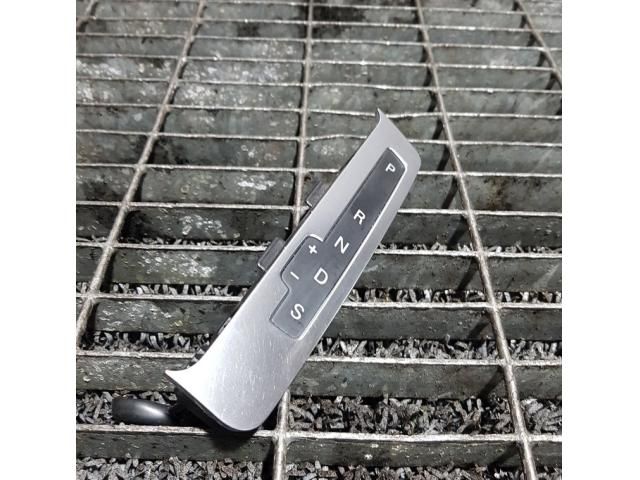 bontott AUDI Q7 Váltókar Keret