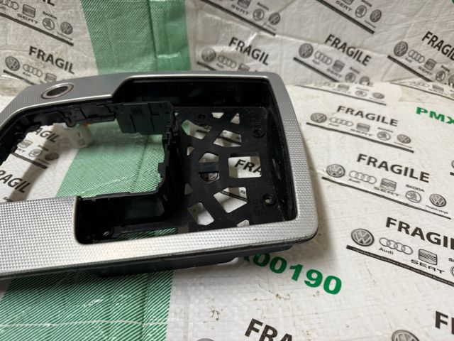 bontott AUDI Q7 Váltókar Keret