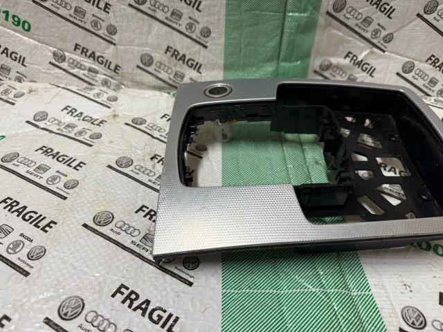 bontott AUDI Q7 Váltókar Keret