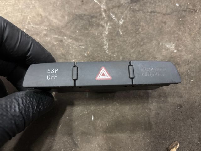 bontott AUDI Q7 Vészvillogó Kapcsoló