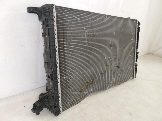 bontott AUDI Q7 Vízhűtő Radiátor (Klímás)