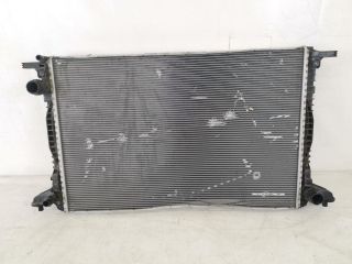 bontott AUDI Q7 Vízhűtő Radiátor (Klímás)