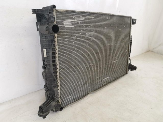 bontott AUDI Q7 Vízhűtő Radiátor (Klímás)