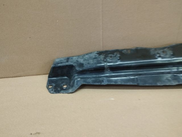 bontott AUDI Q7 Vízhűtő Radiátor Tartó