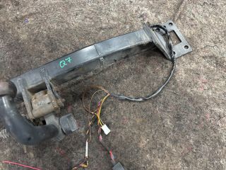 bontott AUDI Q7 Vonóhorog