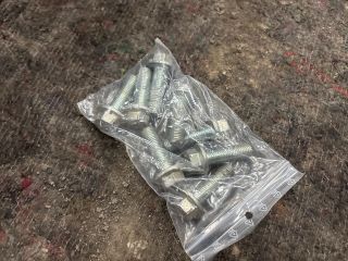 bontott AUDI Q7 Vonóhorog