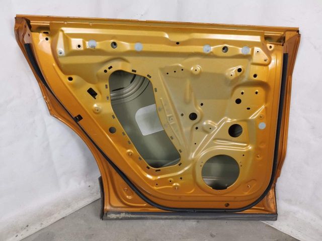 bontott AUDI Q8 Bal hátsó Ajtó (Üres lemez)