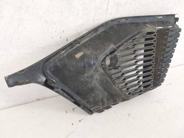 bontott AUDI Q8 Bal Ködzárófény Keret