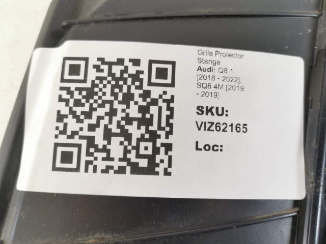 bontott AUDI Q8 Bal Ködzárófény Keret