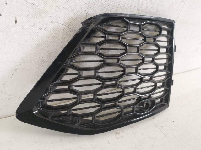 bontott AUDI Q8 Bal Ködzárófény Keret