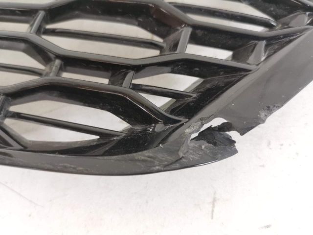 bontott AUDI Q8 Bal Ködzárófény Keret