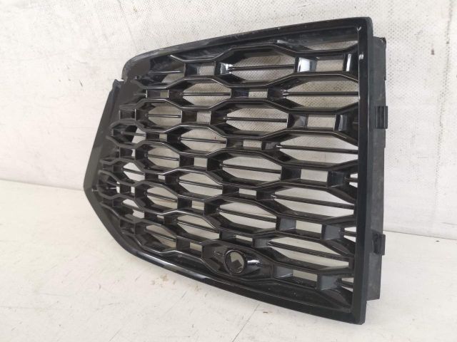 bontott AUDI Q8 Bal Ködzárófény Keret