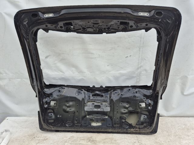 bontott AUDI Q8 Csomagtérajtó (Üres lemez)