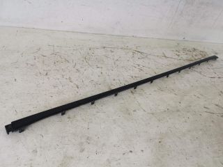 bontott AUDI Q8 Első Lökhárító Díszléc